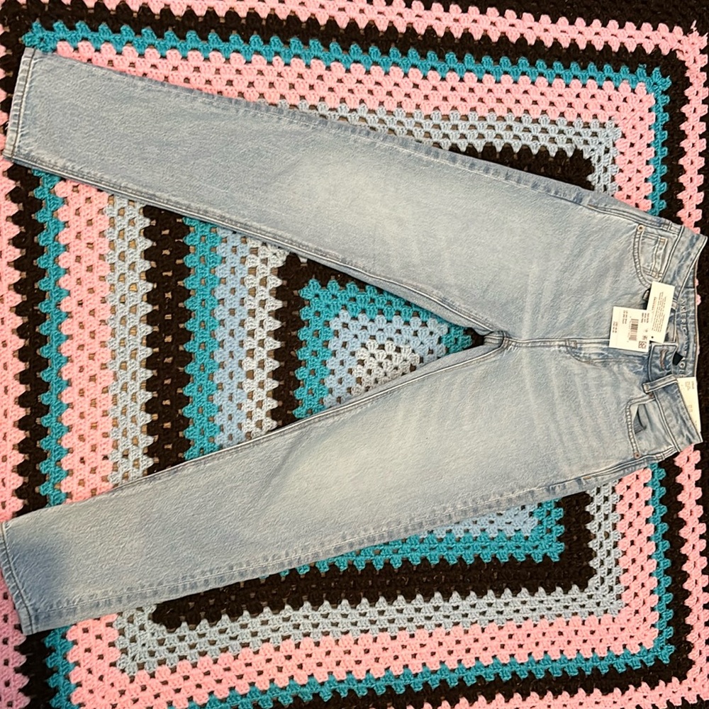 American Eagle Mom Jeans (Short) (000)